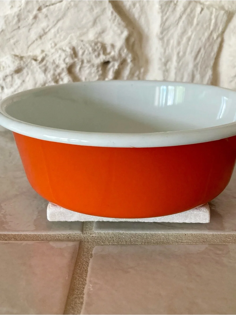 NWT Le Creuset Set of Pet Bowls with Red and Orange Bone Logo - Set of 2